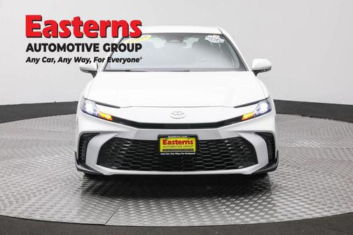 Ice Cap 2025 Toyota Camry SE