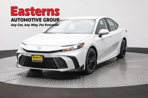 Ice Cap 2025 Toyota Camry SE