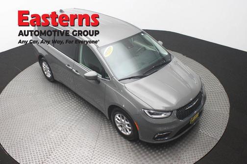 Ceramic Gray Clearcoat 2023 Chrysler Pacifica Touring L