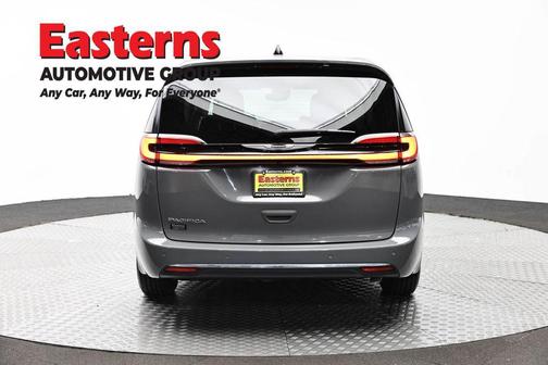 Ceramic Gray Clearcoat 2023 Chrysler Pacifica Touring L