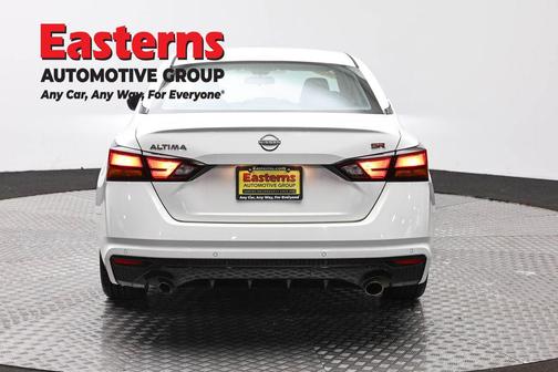 Glacier White 2024 Nissan Altima SR FWD