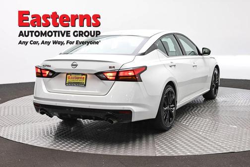Glacier White 2024 Nissan Altima SR FWD