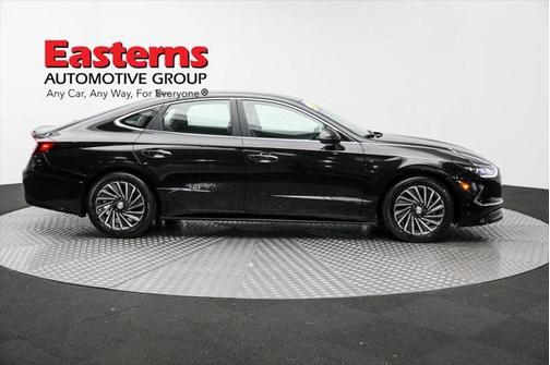 2022 Hyundai SONATA Hybrid Limited