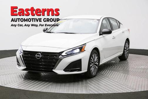 Glacier White 2025 Nissan Altima 2.5 SV