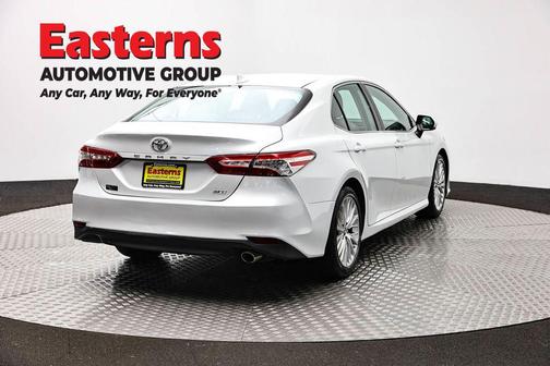 Wind Chill Pearl 2019 Toyota Camry XLE