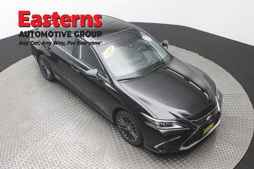 2022 Lexus ES 300h Base