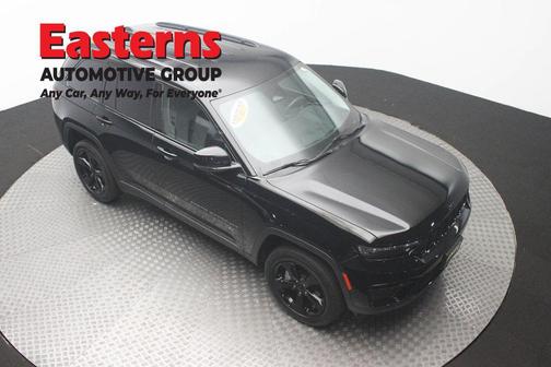 Diamond Black Crystal Pearlcoat 2023 Jeep Grand Cherokee Limited