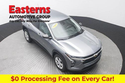Sterling Gray Metallic 2024 Chevrolet Trax LS