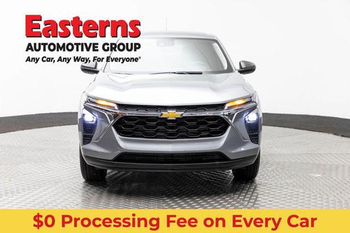 Sterling Gray Metallic 2024 Chevrolet Trax LS
