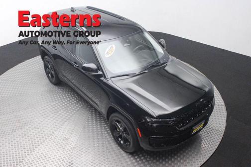 Diamond Black Crystal Pearlcoat 2023 Jeep Grand Cherokee Limited
