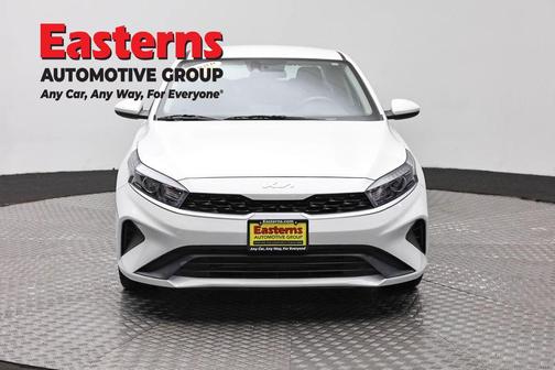 Snow White Pearl 2023 Kia Forte LXS