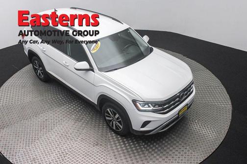 Pure White 2022 Volkswagen Atlas 2.0T SE