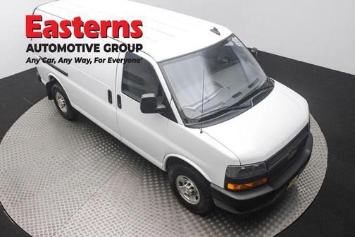 Summit White 2021 Chevrolet Express 2500 RWD 2500 Regular Wheelbase WT