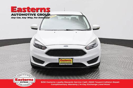 Oxford White 2018 Ford Focus SE