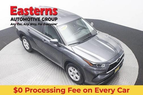 Magnetic Gray Metallic 2024 Toyota Highlander LE
