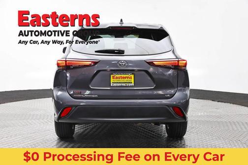 Magnetic Gray Metallic 2024 Toyota Highlander LE