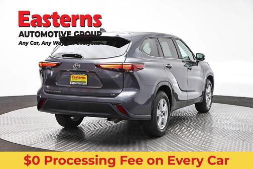 Magnetic Gray Metallic 2024 Toyota Highlander LE