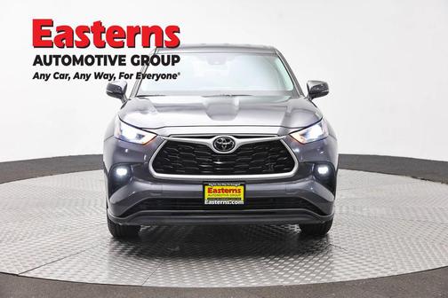 Magnetic Gray Metallic 2024 Toyota Highlander LE