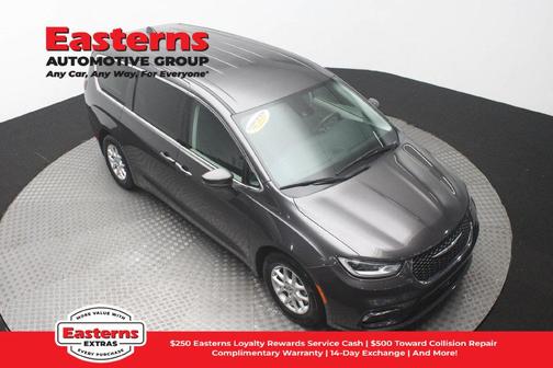 Granite Crystal Metallic Clearcoat 2023 Chrysler Pacifica Touring L