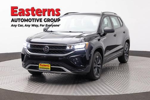 Deep Black Pearl 2022 Volkswagen Taos 1.5T S