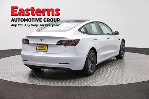Pearl White Multi-Coat 2023 Tesla Model 3 Standard Range