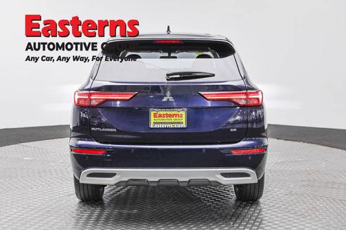 Cosmic Blue Metallic 2024 Mitsubishi Outlander SE