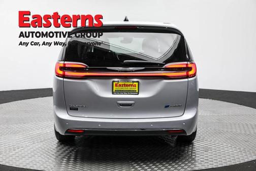 2024 Chrysler Pacifica Hybrid Select