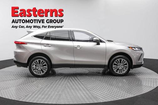 Titanium Glow 2023 Toyota Venza Limited