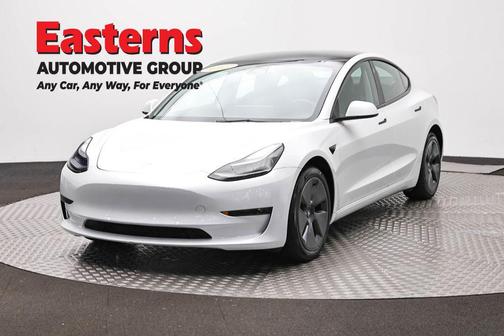 White 2023 Tesla Model 3 Standard Range