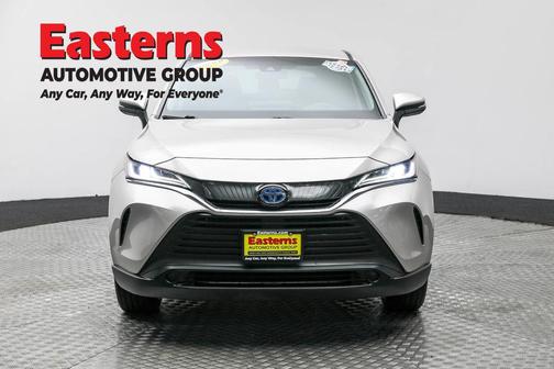 Titanium Glow 2024 Toyota Venza LE