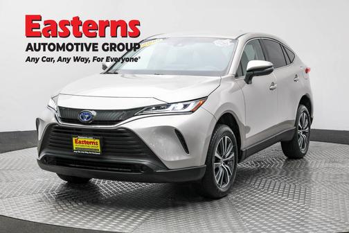 Titanium Glow 2024 Toyota Venza LE