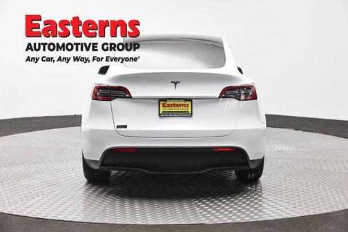 Pearl White Multi-Coat 2022 Tesla Model Y Long Range Dual Motor All-Wheel Drive