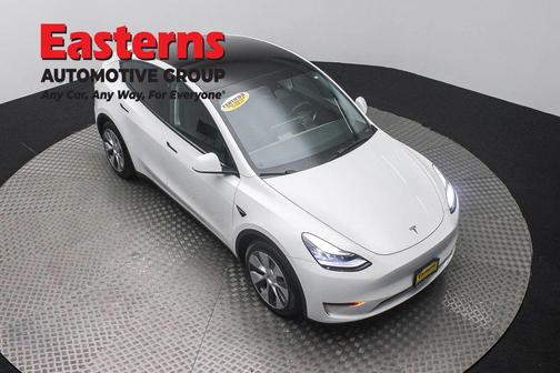 Pearl White Multi-Coat 2022 Tesla Model Y Long Range Dual Motor All-Wheel Drive