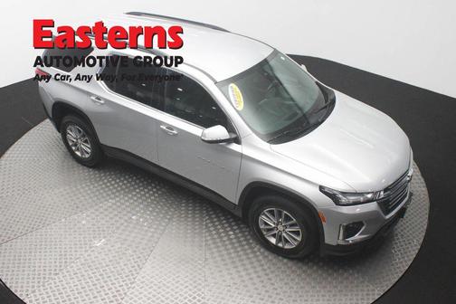 Silver Ice Metallic 2022 Chevrolet Traverse LT Cloth