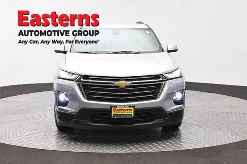 Silver Ice Metallic 2022 Chevrolet Traverse LT Cloth