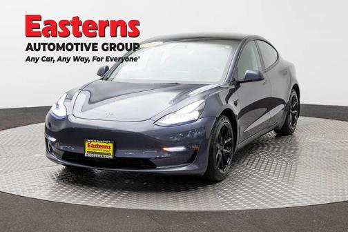 Gray 2022 Tesla Model 3 Long Range
