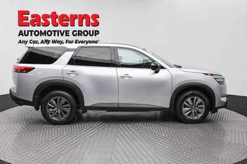 Brilliant Silver Metallic 2023 Nissan Pathfinder S 4WD