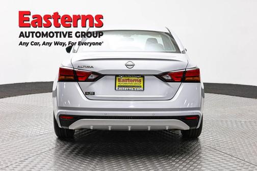 Brilliant Silver Metallic 2023 Nissan Altima S FWD