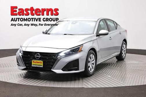 Brilliant Silver Metallic 2023 Nissan Altima S FWD