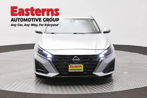 Brilliant Silver Metallic 2023 Nissan Altima S FWD