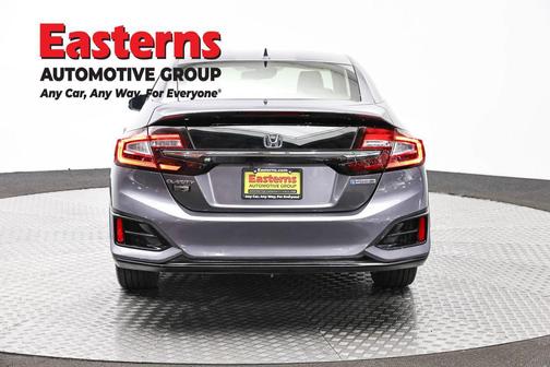 Modern Steel Metallic 2018 Honda Clarity Plug-In Hybrid Base