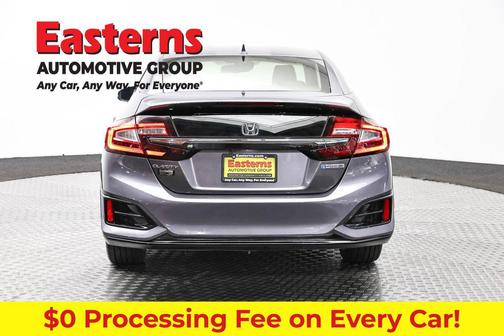 Modern Steel Metallic 2018 Honda Clarity Plug-In Hybrid Base