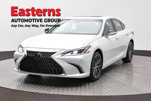 Eminent White Pearl 2024 Lexus ES 250 Base