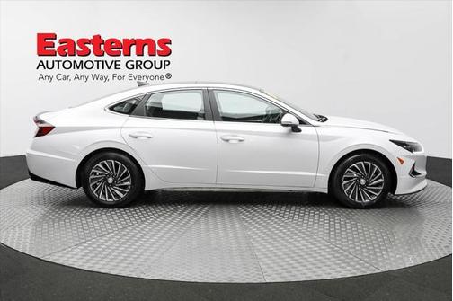 2022 Hyundai SONATA Hybrid Limited