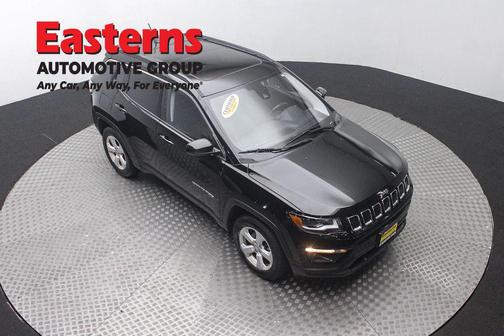 Diamond Black Crystal Pearlcoat 2018 Jeep Compass Latitude