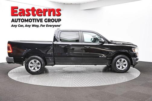 Diamond Black Crystal Pearlcoat 2024 RAM 1500 Laramie