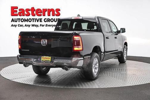 Diamond Black Crystal Pearlcoat 2024 RAM 1500 Laramie