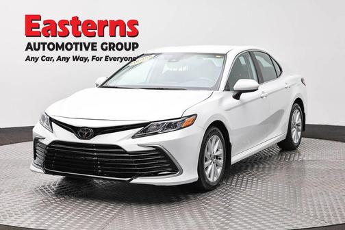 Ice Cap 2023 Toyota Camry LE