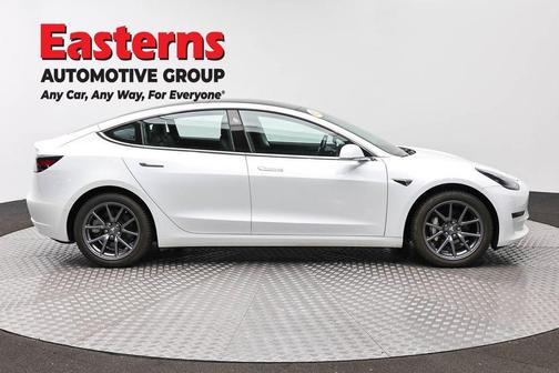 Pearl White Multi-Coat 2018 Tesla Model 3 Long Range