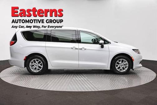 Bright White Clearcoat 2023 Chrysler Voyager LX